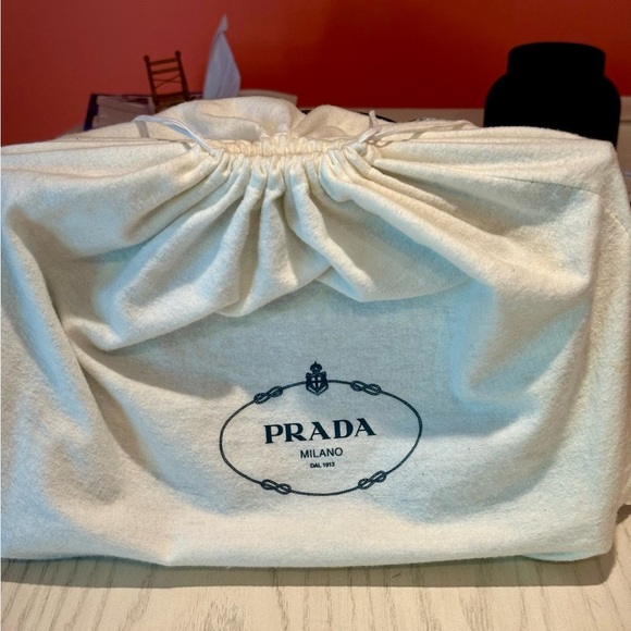 Black Prada clutch - Picture 5 of 5